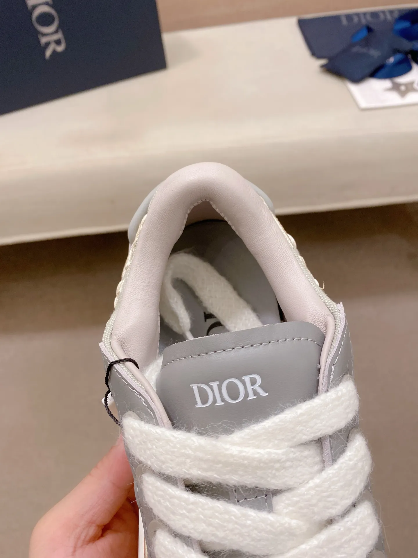 Factory price: 300 Men's shoes 💰[Dior·Dior] Top 🔍Couple style 💏🔍New casual sports style couple shoes, new four-season design, perfect workmanship, lace-up lazy style to create cabinet quality, upper: imported first-layer cowhide, sheepskin lining is soft and comfortable, ultra-light TPU wear-resistant outsole, simple, versatile fashion men's shoes, excellent color code number 35--44